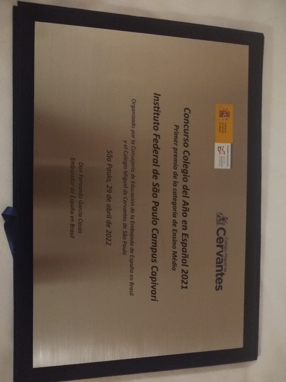 placa da premiação "Colegio del año"